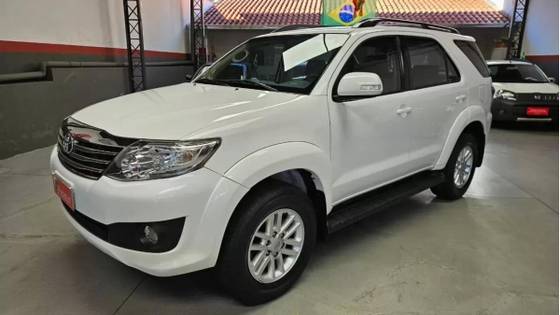 TOYOTA HILUX SW4 2.7 SR 4X2 16V FLEX 4P AUTOMÁTICO TOYOTA HILUX SW4 2.7 SR 4X2 16V FLEX 4P AUTOMÁTICO